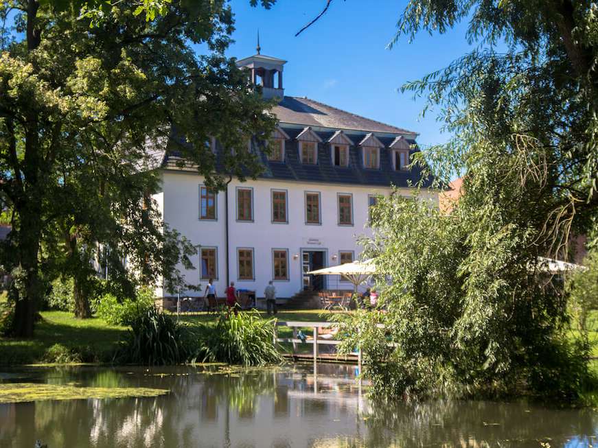 Haus am Teich